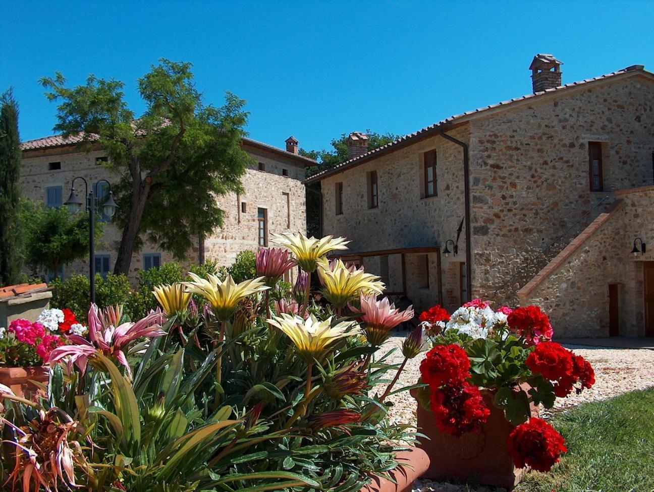 בית הארחה Casole dʼElsa 	Borgo Il Villino מראה חיצוני תמונה
