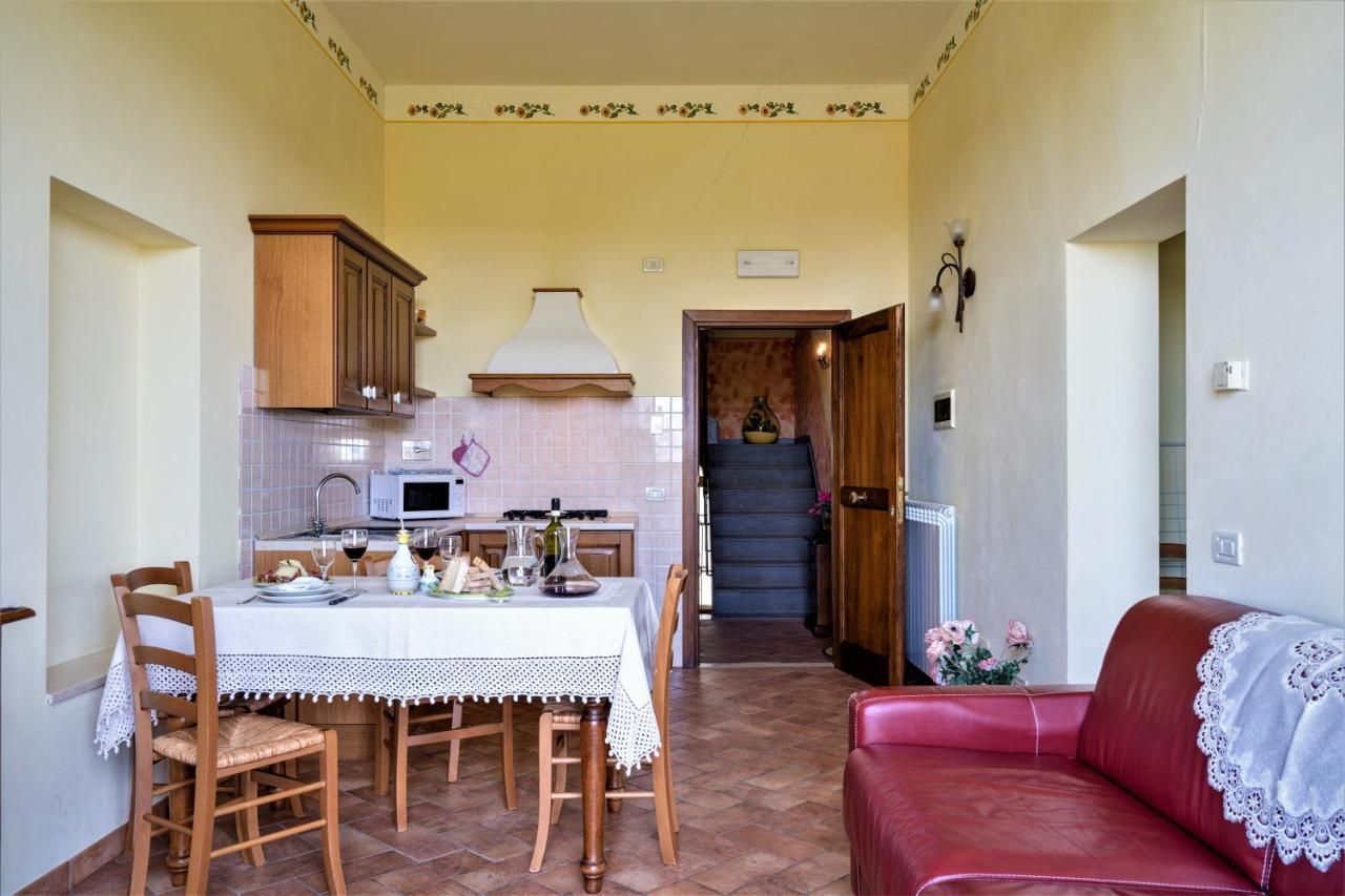 בית הארחה Casole dʼElsa 	Borgo Il Villino מראה חיצוני תמונה