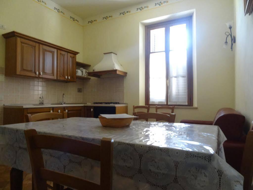 בית הארחה Casole dʼElsa 	Borgo Il Villino מראה חיצוני תמונה